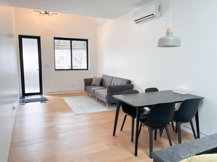 New Ample And Cozy One Bedroom Apt In Brooklyn At Rem-Casa New York Exteriér fotografie